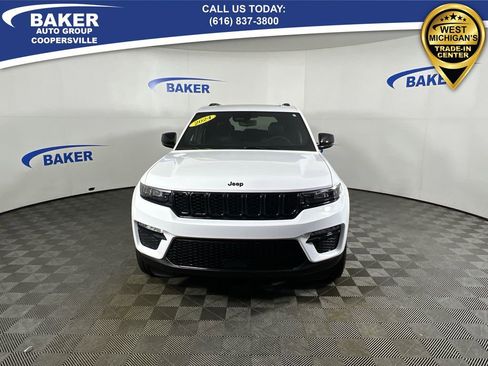 Used 2024 Jeep Grand Cherokee Limited w/ Black Appearance Package image 3