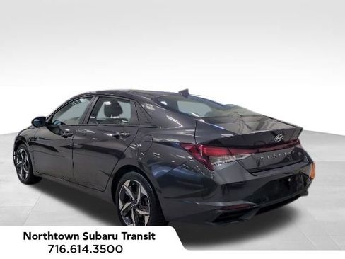 Used 2023 Hyundai Elantra SEL w/ Convenience Package FWD image 3