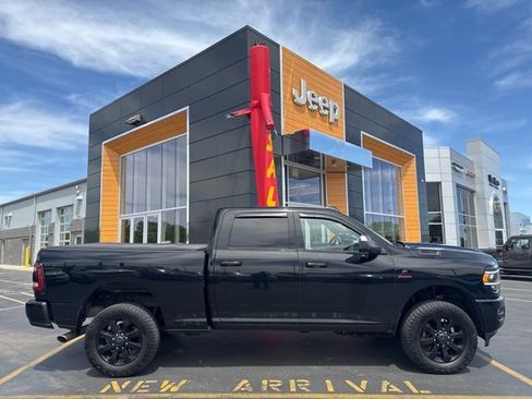 Used 2021 RAM 2500 Big Horn w/ Level 2 Equipment Group AWD/4WD image 3