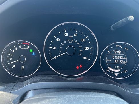 Used 2017 Honda HR-V EX image 2