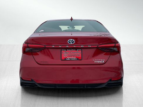 Used 2022 Toyota Avalon Limited w/ Advanced Safety Package image 4