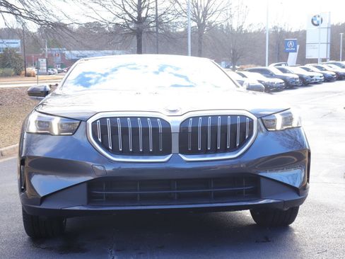 Used 2025 BMW 530i w/ Executive Package image 2