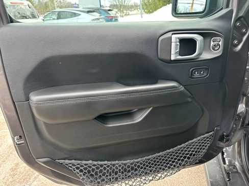 Used 2018 Jeep Wrangler Unlimited Sahara w/ Cold Weather Group image 14