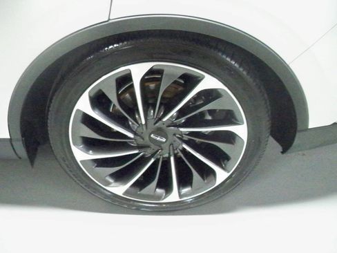 Used 2023 Lincoln Aviator Reserve w/ Equipment Group 201A image 9