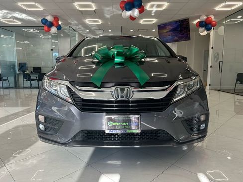 Used 2018 Honda Odyssey EX image 2