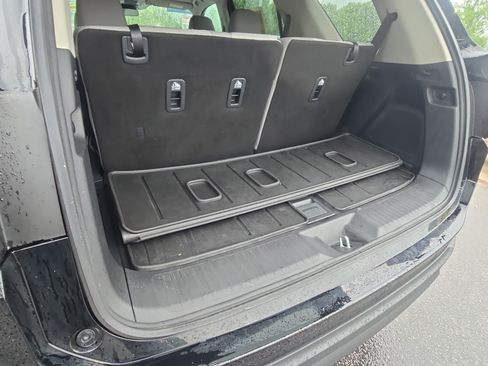Used 2023 Honda Pilot LX image 13