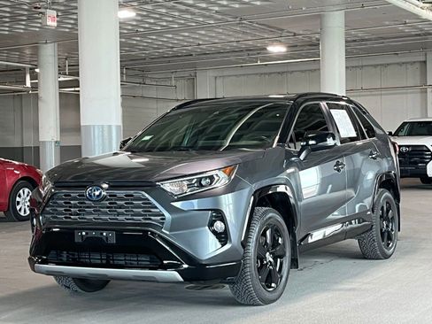 Used 2021 Toyota RAV4 XSE w/ XSE Grade Weather Package AWD/4WD image 4