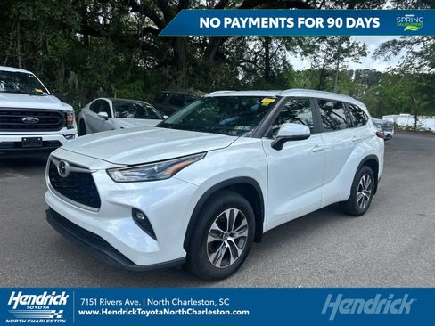 Used 2023 Toyota Highlander XLE image 1