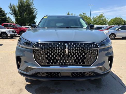 New 2026 Lincoln Aviator AWD image 11