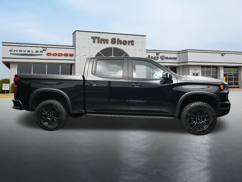 Used 2023 Chevrolet Silverado 1500 ZR2 AWD/4WD image 6