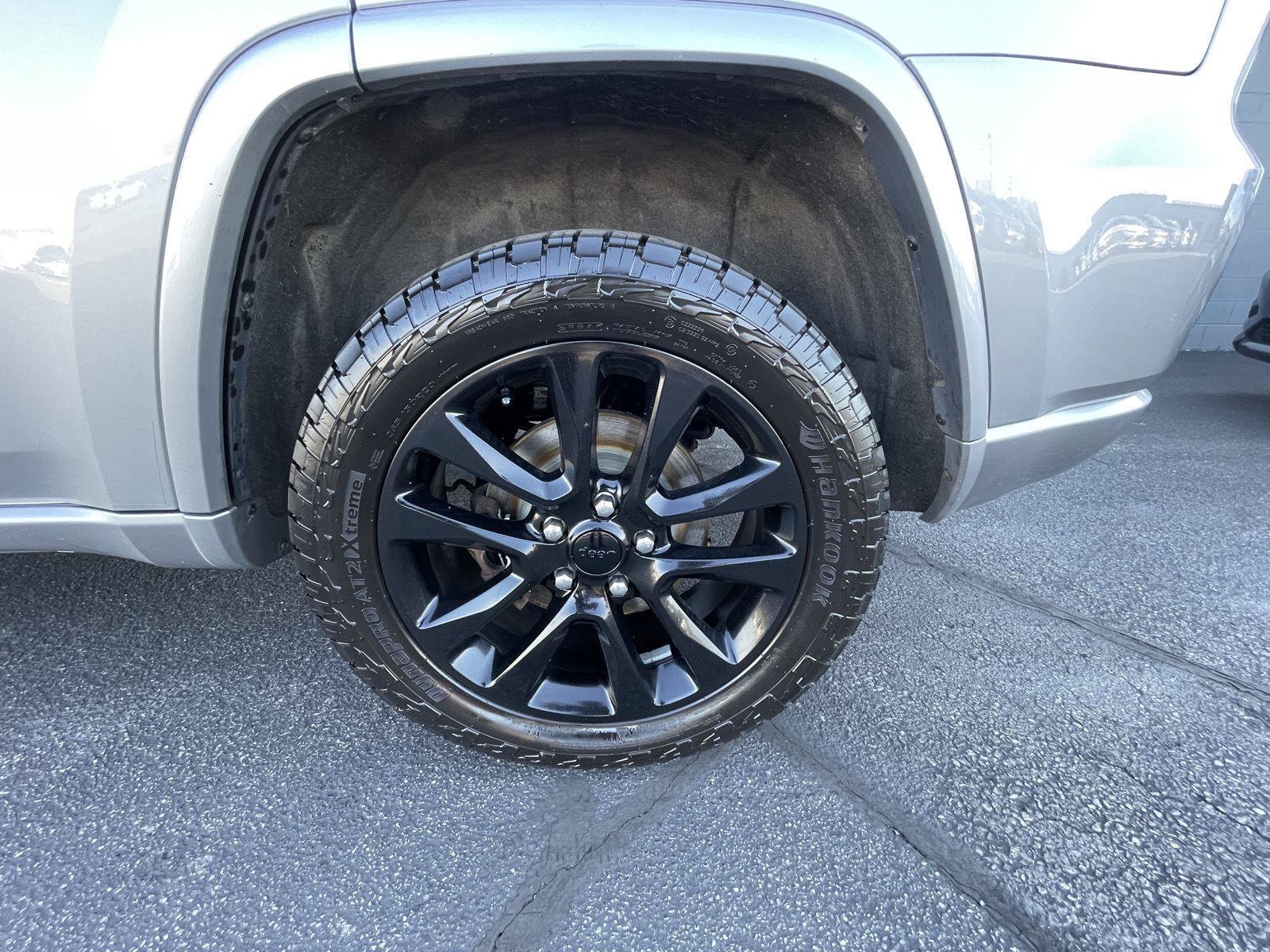 Used 2018 Jeep Grand Cherokee Altitude AWD/4WD image 31