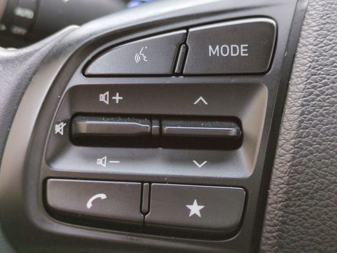 Certified 2024 Hyundai Venue SEL image 23