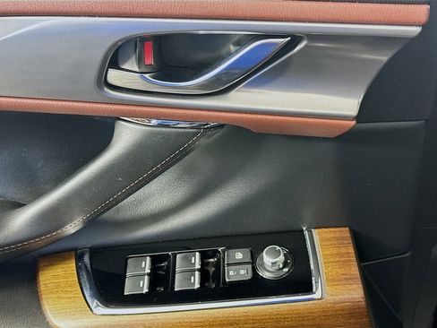 Used 2018 MAZDA CX-9 Signature image 24