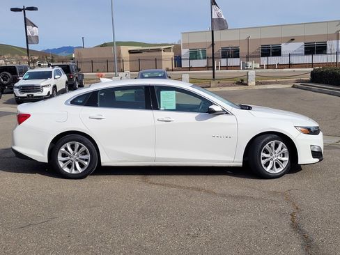 Used 2023 Chevrolet Malibu LT image 3