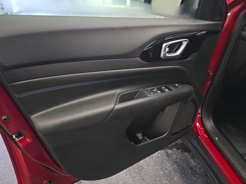 New 2026 Jeep Compass Latitude image 13