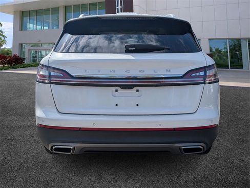 Certified 2022 Lincoln Nautilus Reserve image 6