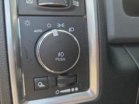 Used 2018 RAM 1500 Big Horn RWD image 24