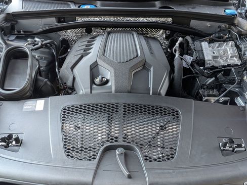 New 2026 Porsche Macan image 28