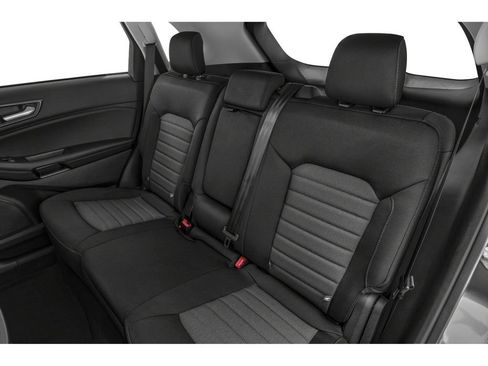 Used 2024 Ford Edge SE w/ Black Appearance Package AWD/4WD image 8