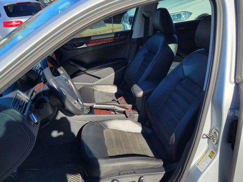 Used 2013 Volkswagen Passat TDI SEL Premium image 14