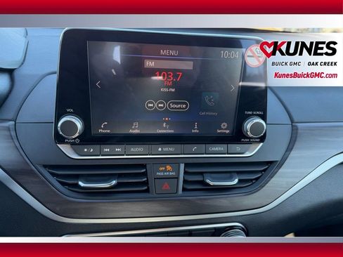 Used 2024 Nissan Altima 2.5 SV image 19