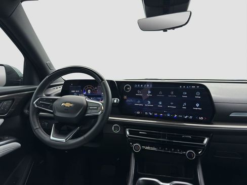 Used 2025 Chevrolet Traverse High Country w/ LPO, Floor Liner Package AWD/4WD image 14