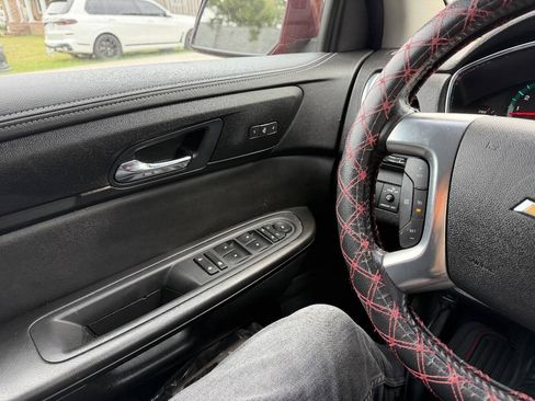 Used 2016 Chevrolet Traverse LT FWD image 17