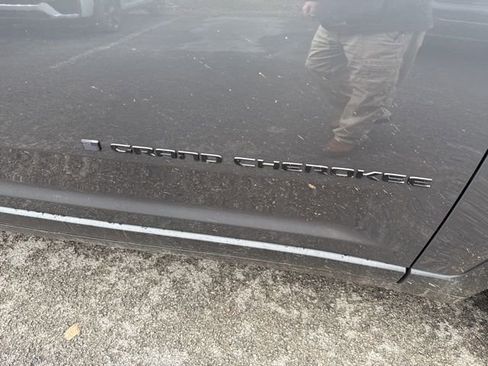 Used 2026 Jeep Grand Cherokee Altitude image 13