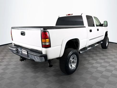 Used 2006 GMC Sierra 2500 SLT w/ Onstar Plus Package AWD/4WD image 7