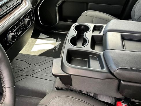 Used 2024 Chevrolet Silverado 1500 LT image 18