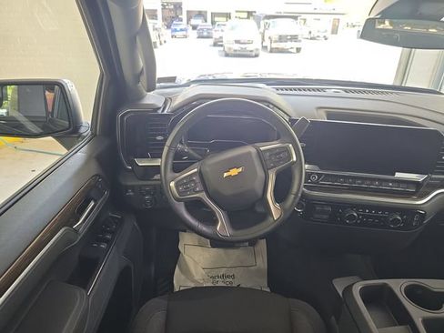 Certified 2025 Chevrolet Silverado 1500 LT AWD/4WD image 12