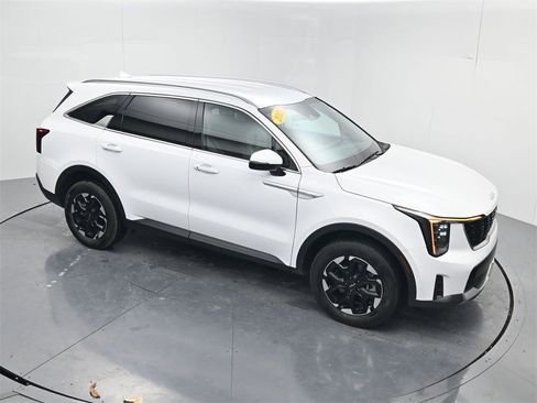 Certified 2025 Kia Sorento S image 45