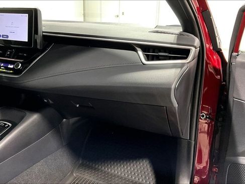 Used 2025 Toyota Corolla SE image 18