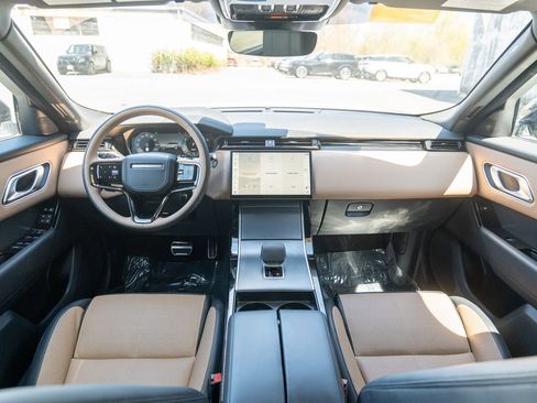New 2025 Land Rover Range Rover Velar Dynamic HSE AWD/4WD image 17