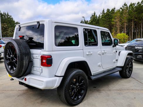 Used 2020 Jeep Wrangler Unlimited Sahara AWD/4WD image 7