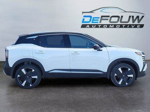 New 2026 Nissan Kicks SR w/ SR Premium Package image 2