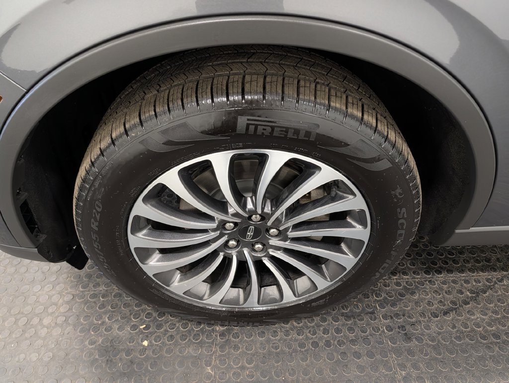 Used 2023 Lincoln Aviator Reserve w/ Equipment Group 201A AWD/4WD image 8