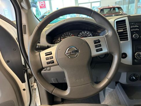 Used 2013 Nissan Frontier SV AWD/4WD image 14