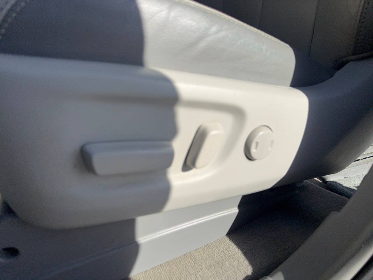Used 2013 Toyota Sienna Limited w/ Premium Pkg FWD image 18
