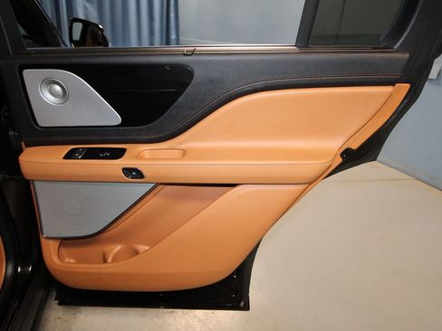 Used 2022 Lincoln Aviator Black Label w/ Dynamic Handling Package image 30