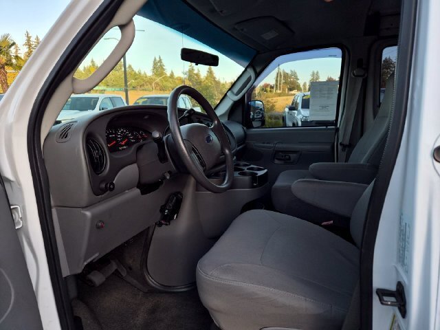 Used 2008 Ford E-250 and Econoline 250 RWD image 2