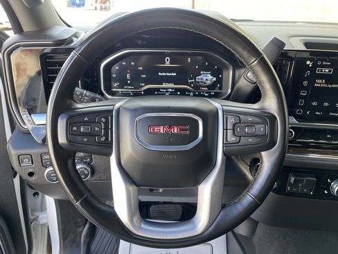 Used 2024 GMC Sierra 1500 SLE w/ X31 Off-Road Package image 10