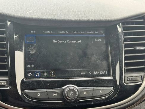 Used 2019 Chevrolet Trax LT w/ LT Convenience Package FWD image 26