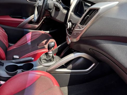 Used 2012 Hyundai Veloster w/ Style Pkg FWD image 39