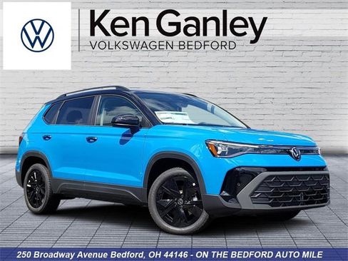 New 2025 Volkswagen Taos SE image 1