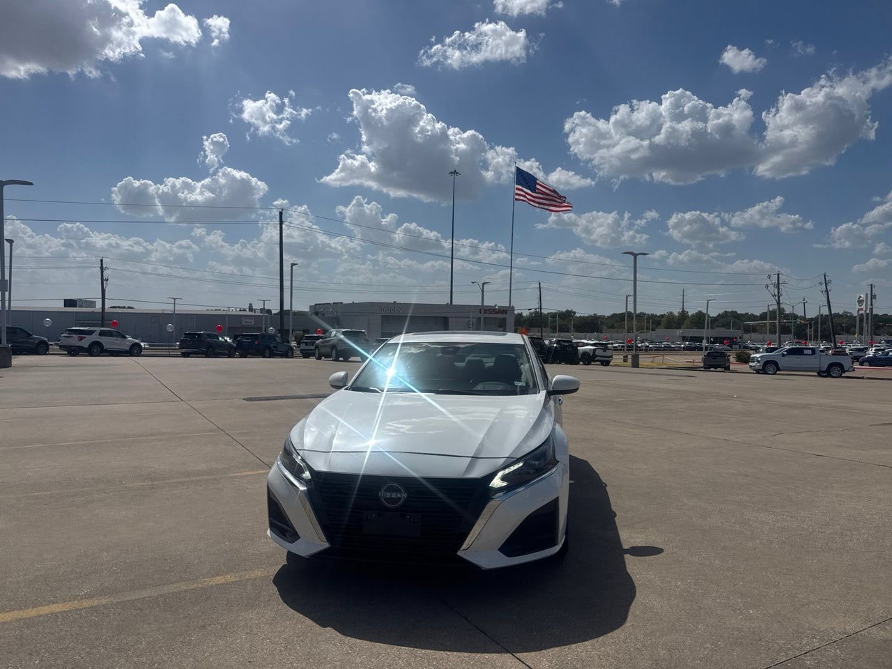 Certified 2024 Nissan Altima 2.5 SV w/ SV Premium Package FWD image 6