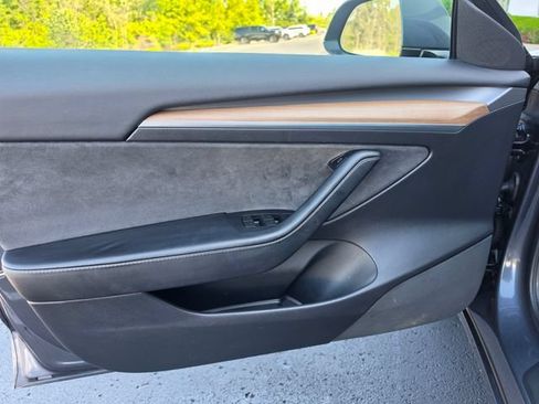 Used 2022 Tesla Model 3 Long Range AWD/4WD image 18