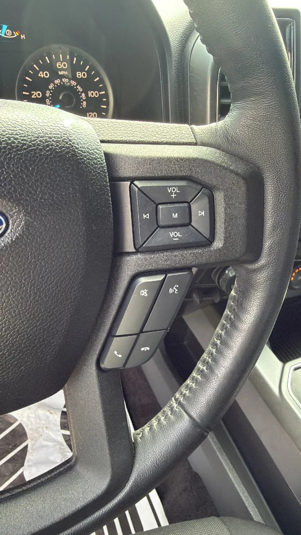 Used 2018 Ford F150 XLT w/ Equipment Group 302A Luxury AWD/4WD image 16