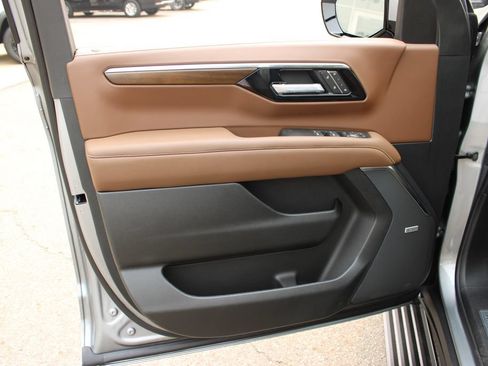 New 2026 Chevrolet Tahoe High Country AWD/4WD image 12