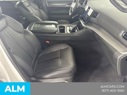 Used 2024 Jeep Wagoneer Series II AWD/4WD image 17